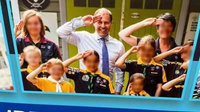 Josh Frydenberg forced to alter federal election campaign posters after scout complaint