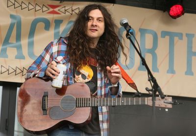 Kurt Vile turns out 'fried or sizzled out' rock tunes