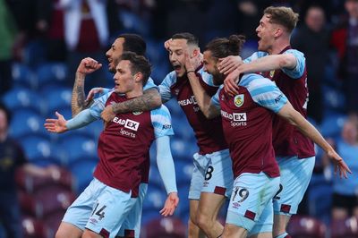 Burnley move to within point of Everton with win over Southampton