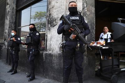 Rights Commission urges El Salvador to respect rights