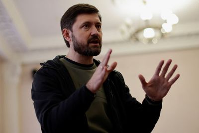 Mariupol mayor says lives of city's trapped residents are in Putin's hands