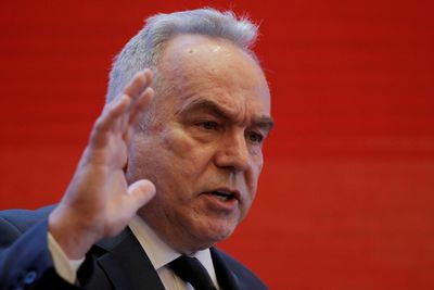 U.S. warns of response to any move toward permanent China presence in Solomons