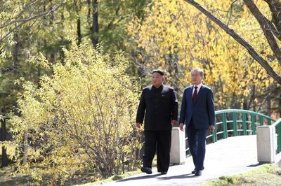 Korean leaders exchange friendly letters despite rising tensions