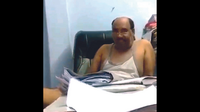 Lekhpal in Jhansi caught demanding bribe on cam, held