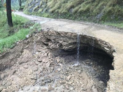 'Trapped' farmers' fury over damaged roads