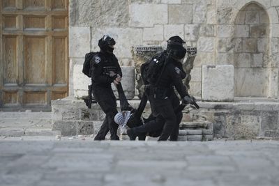 New Israeli raid at Al-Aqsa mosque leaves Palestinians injured