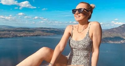 Influencer shares 'reality' behind 'perfect' Instagram snaps with relaxed pose