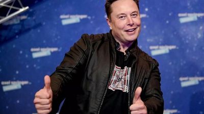Musk Says He Has Financing to Take Twitter Buyout Bid to Investors