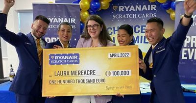 Ryanair passenger wins €100,000 on flight scratch card