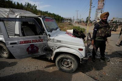 6 rebels, 1 soldier killed in Kashmir ahead of Modi's visit