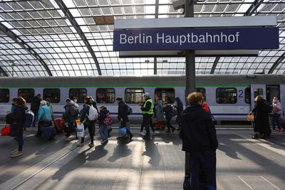 Over 369,000 refugees from Ukraine registered in Germany