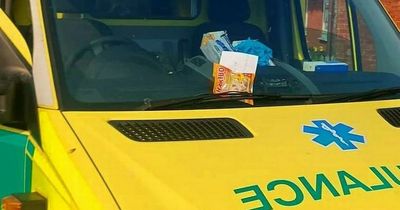 Kids leave paramedic 'thoughtful' thank-you note and Haribo sweets on ambulance
