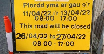 Road sign tells Welsh speakers something different from those who only speak English