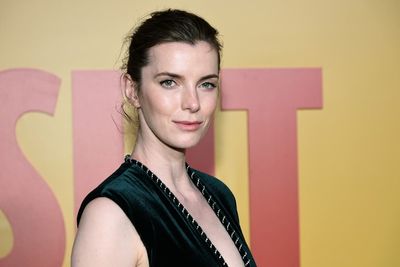 Betty Gilpin says she was accidentally left in a body bag on Law & Order