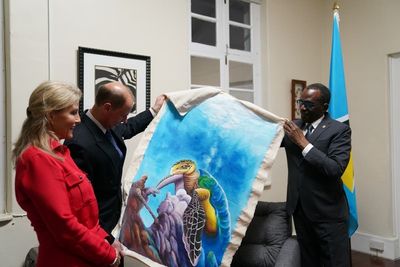 Edward and Sophie exchange gifts with Saint Lucia PM after red carpet welcome