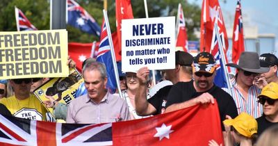 Rally for the Cali: hundreds take to the streets of Singleton for pub's roof flag