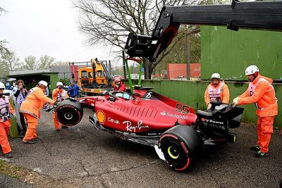 Binotto: Sainz has to manage pressure of frontrunning F1 car