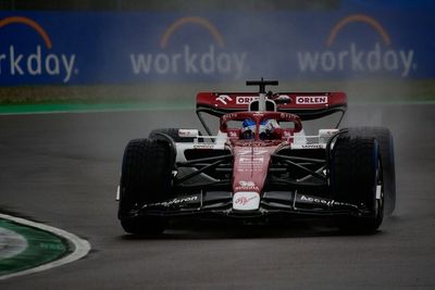 Bottas changes F1 chassis after qualifying exhaust damage