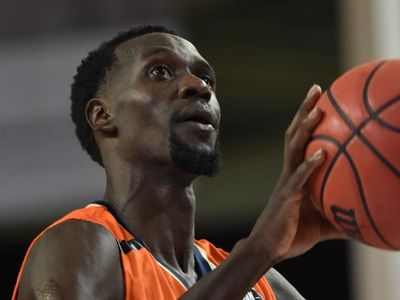 Cairns in NBL record form in derby win