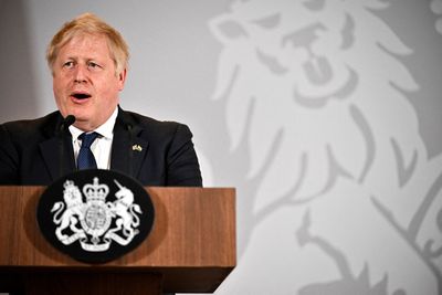 Ukraine president spoke with UK's Johnson about "new phase" of military aid