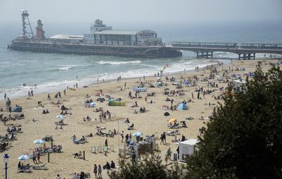 UK weather: Britain hotter than the Algarve before temperatures plunge with frosty mornings ahead