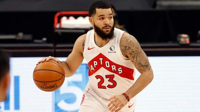 Fred VanVleet Suffers Hip Strain, Leaves Game vs. 76ers