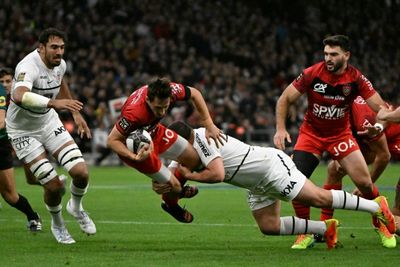 Toulon keep Top 14 play-off hopes alive with victory over Toulouse