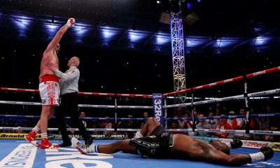 Tyson Fury stops Dillian Whyte to retain his WBC world heavyweight title