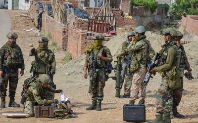 Pakistani terrorists killed in encounter in south Kashmir identified