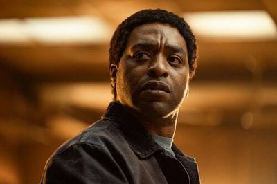 Chiwetel Ejiofor reveals how he created his "own alien" for 'The Man Who Fell to Earth'