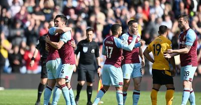 Leeds United supporters 'nervous' after Burnley close the gap with Wolves win