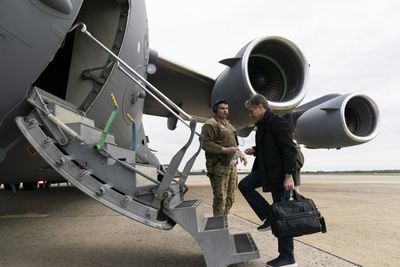US diplomats to return to Ukraine as Washington pledges $700m in military aid