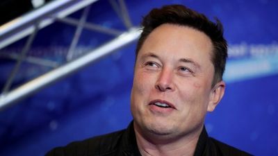 Elon Musk's 'moving on' tweet isn't about Twitter. It's about 'making fun' of Bill Gates