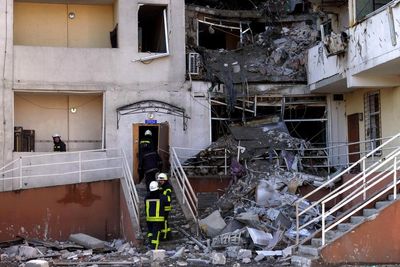 Ukraine says Russian attacks in east are being rebuffed