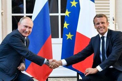 Vladimir Putin congratulates Emmanuel Macron on French election victory