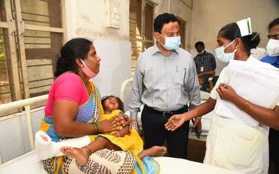 4 killed, eight injured in road mishap at Srikalahasti in Andhra Pradesh