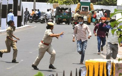 Andhra Pradesh: Police foil ‘Chalo CMO’ by teachers’ unions