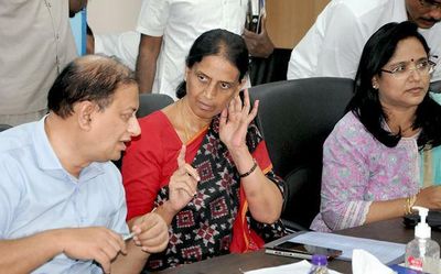 Sabita Indra Reddy meets teachers organisations on transfers and promotions