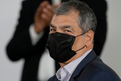 Exiled ex-Ecuador president doesn't exclude political return