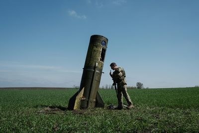 US sees Ukraine victory over Russia with 'right equipment'