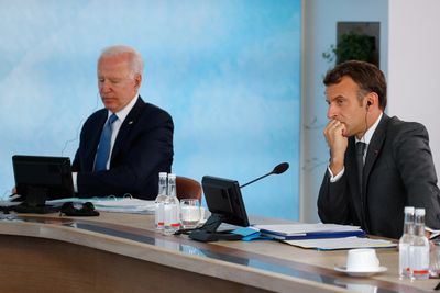 Biden, Macron agree in call to rapidly hold detailed discussion on Ukraine war - Elysee
