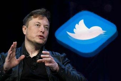 Elon Musk reaches £34bn deal to buy Twitter