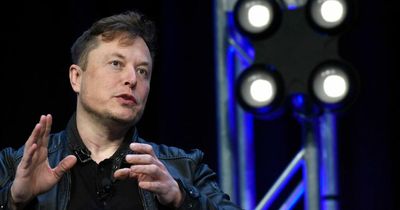 Elon Musk reaches agreement to buy Twitter for about 44 billion dollars