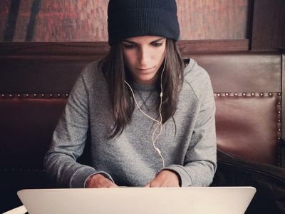 Markets Pare Early Losses As Musk-Twitter Agree On Buyout Deal