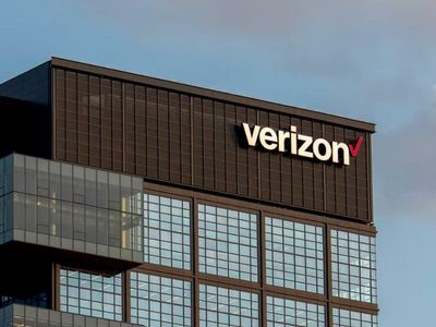 Verizon Plunges: Here's Why There May Be More Downside Before The Bounce