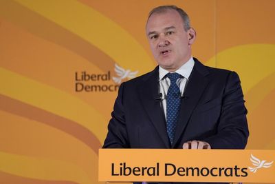 People feel unsafe amid ‘staggering fall’ in police stations – Lib Dems