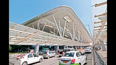 Bengaluru: Cab shortage, hefty fares rile airport passengers