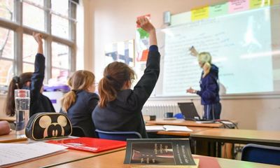 School leader retention rates in England declining, DfE data shows