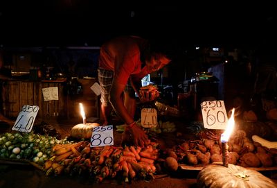 Sri Lanka begins talks with China on refinancing debt