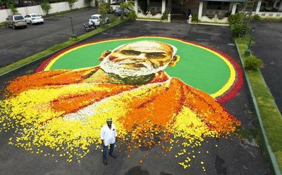 PM Modi hails contributions of Sree Narayana Guru